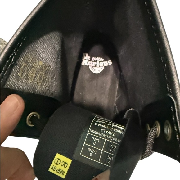 Dr. Martens Zavala Air Wair Black Boots AW004 Women's Size 8 - Picture 6 of 10
